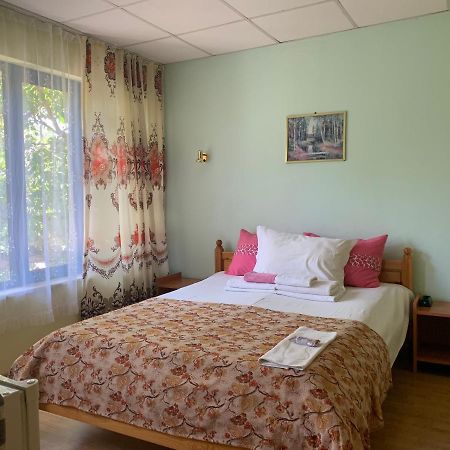 Guest House “Olesya” Obzor Exterior photo