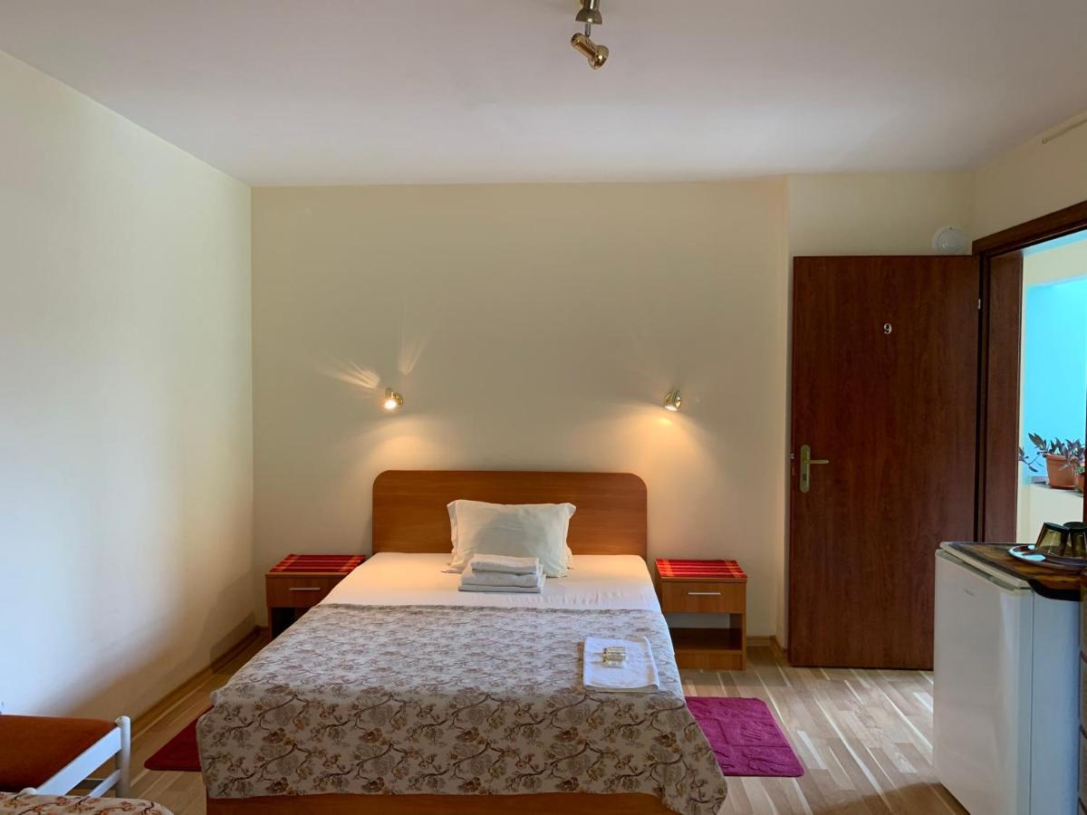Guest House “Olesya” Obzor Exterior photo